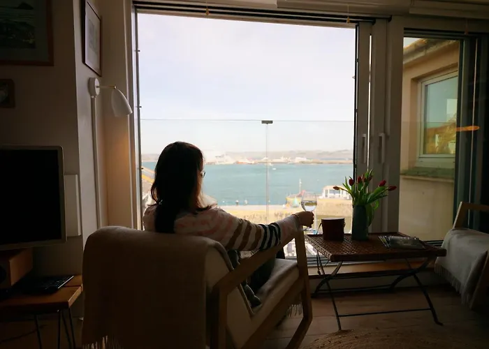 Breathtaking Harbourside Views With Parking At \'Harbour Strand\'