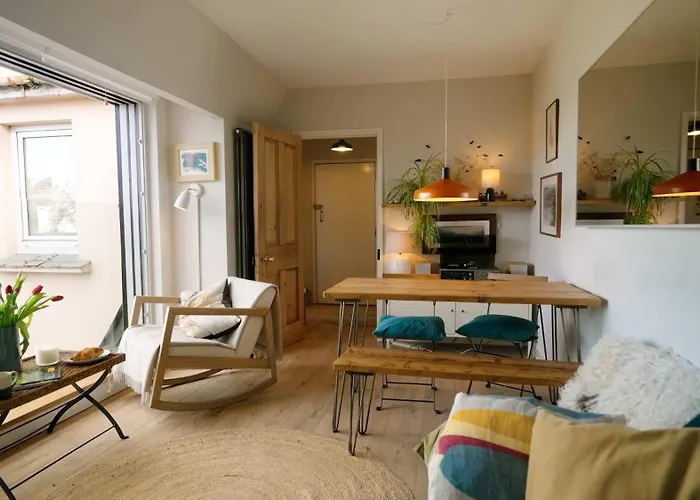 Breathtaking Harbourside Views With Parking At \'Harbour Strand\'
