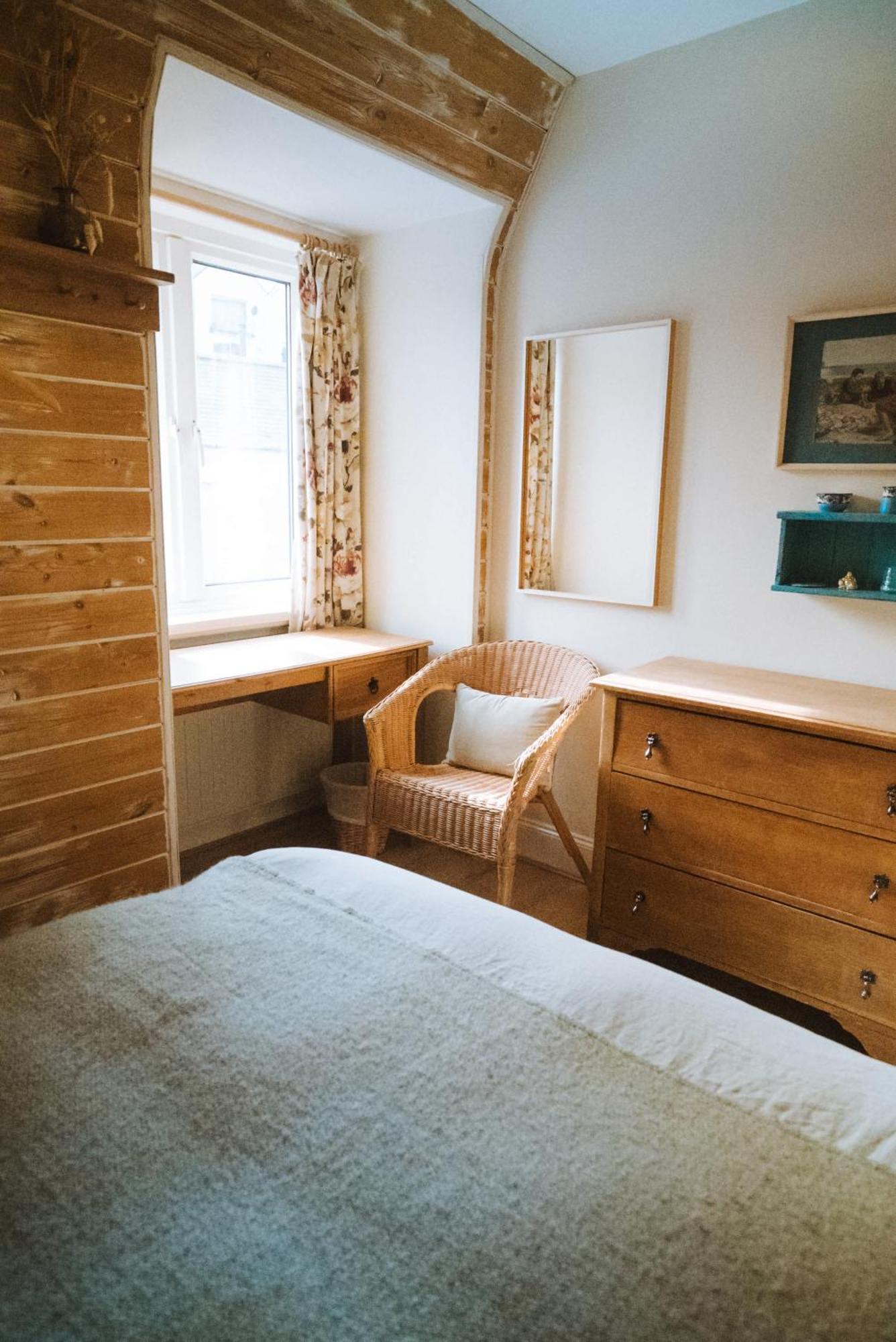 Breathtaking Harbourside Views With Parking At 'harbour Strand' *
