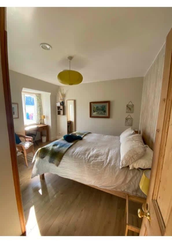 Apartment Breathtaking Harbourside Views With Parking At 'harbour Strand'