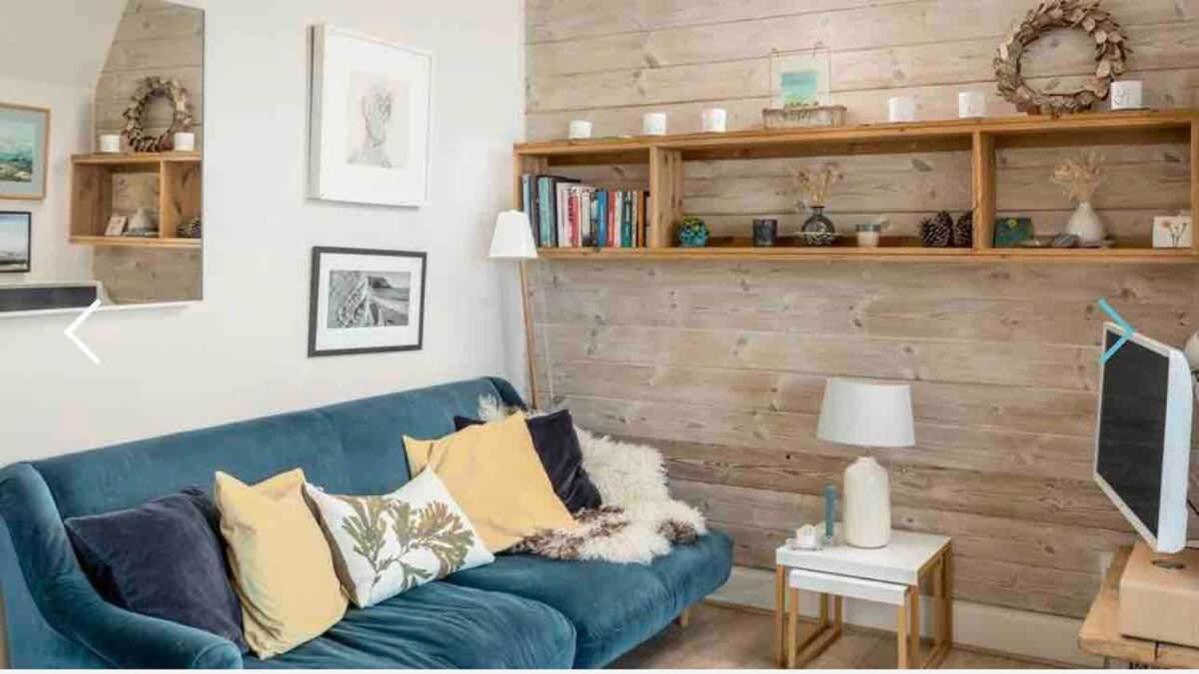 Breathtaking Harbourside Views With Parking At 'harbour Strand' *