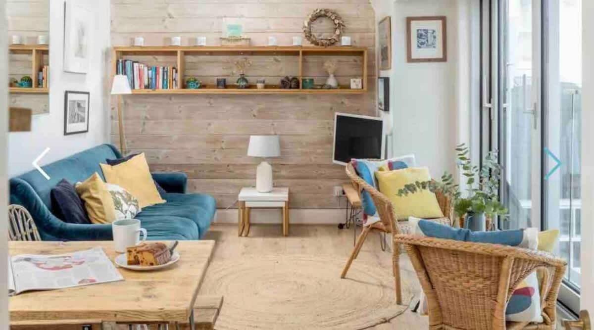 Breathtaking Harbourside Views With Parking At 'harbour Strand' Apartment *