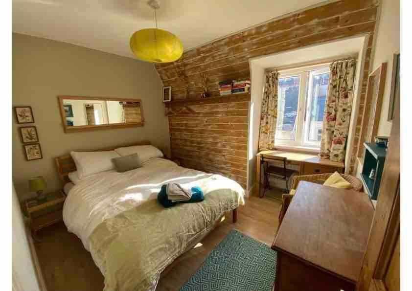 Breathtaking Harbourside Views With Parking At 'harbour Strand' Apartment Falmouth