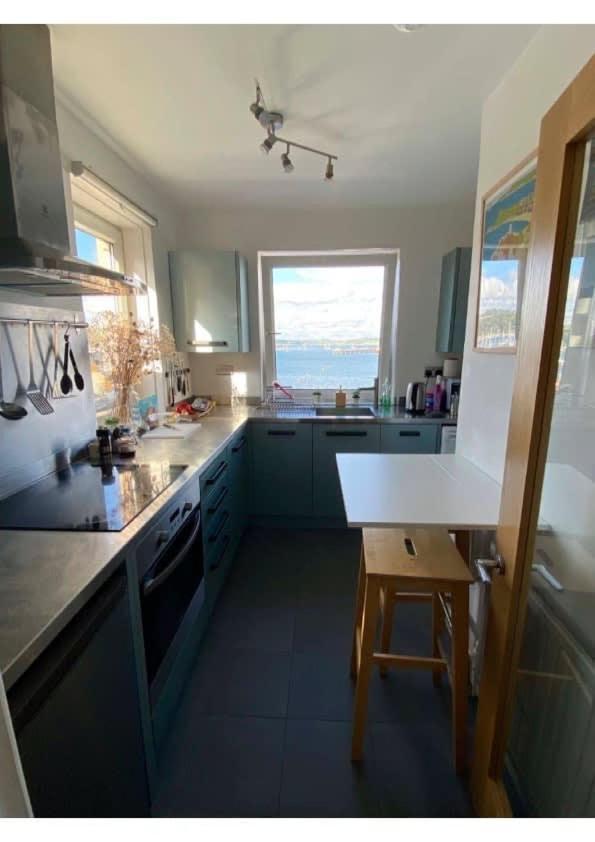 Breathtaking Harbourside Views With Parking At 'harbour Strand' Falmouth