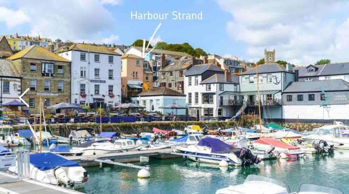 Breathtaking Harbourside Views With Parking At 'harbour Strand' Apartment