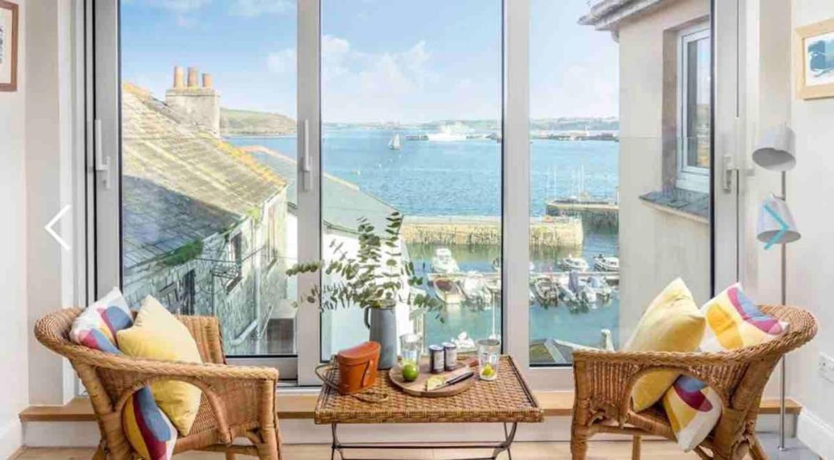 Apartment Breathtaking Harbourside Views With Parking At 'harbour Strand'