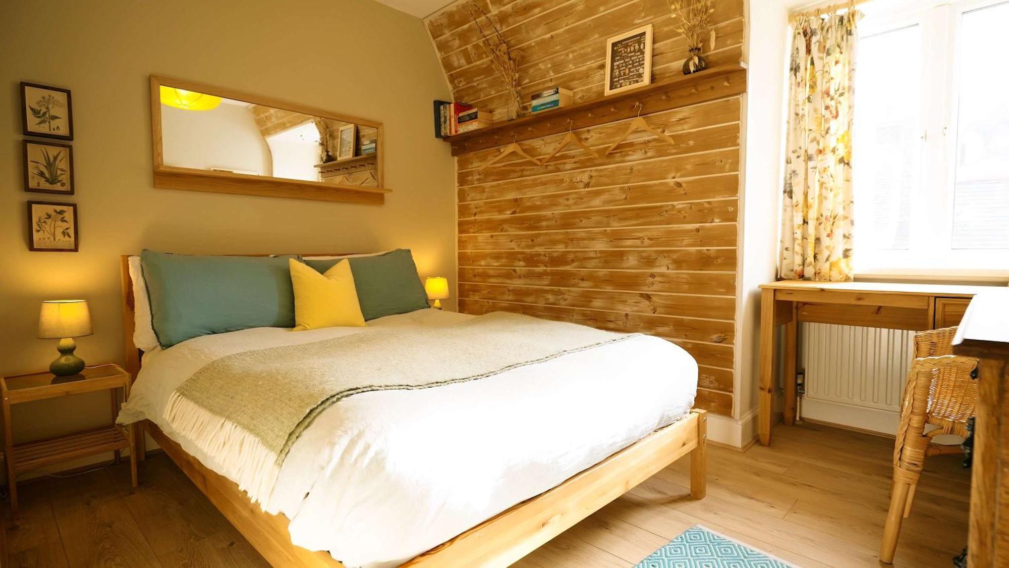 Breathtaking Harbourside Views With Parking At 'harbour Strand'