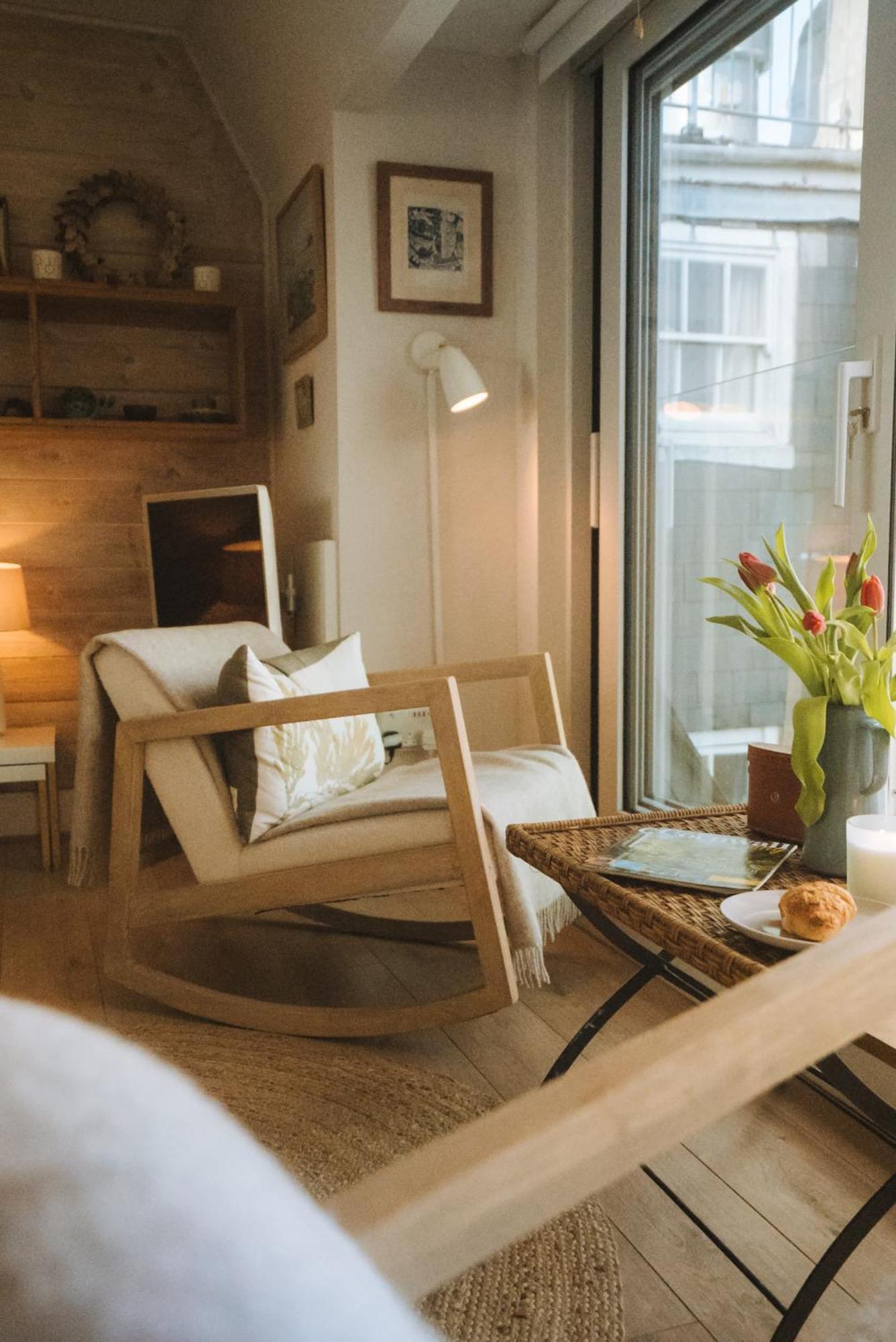 Apartment Breathtaking Harbourside Views With Parking At 'harbour Strand'